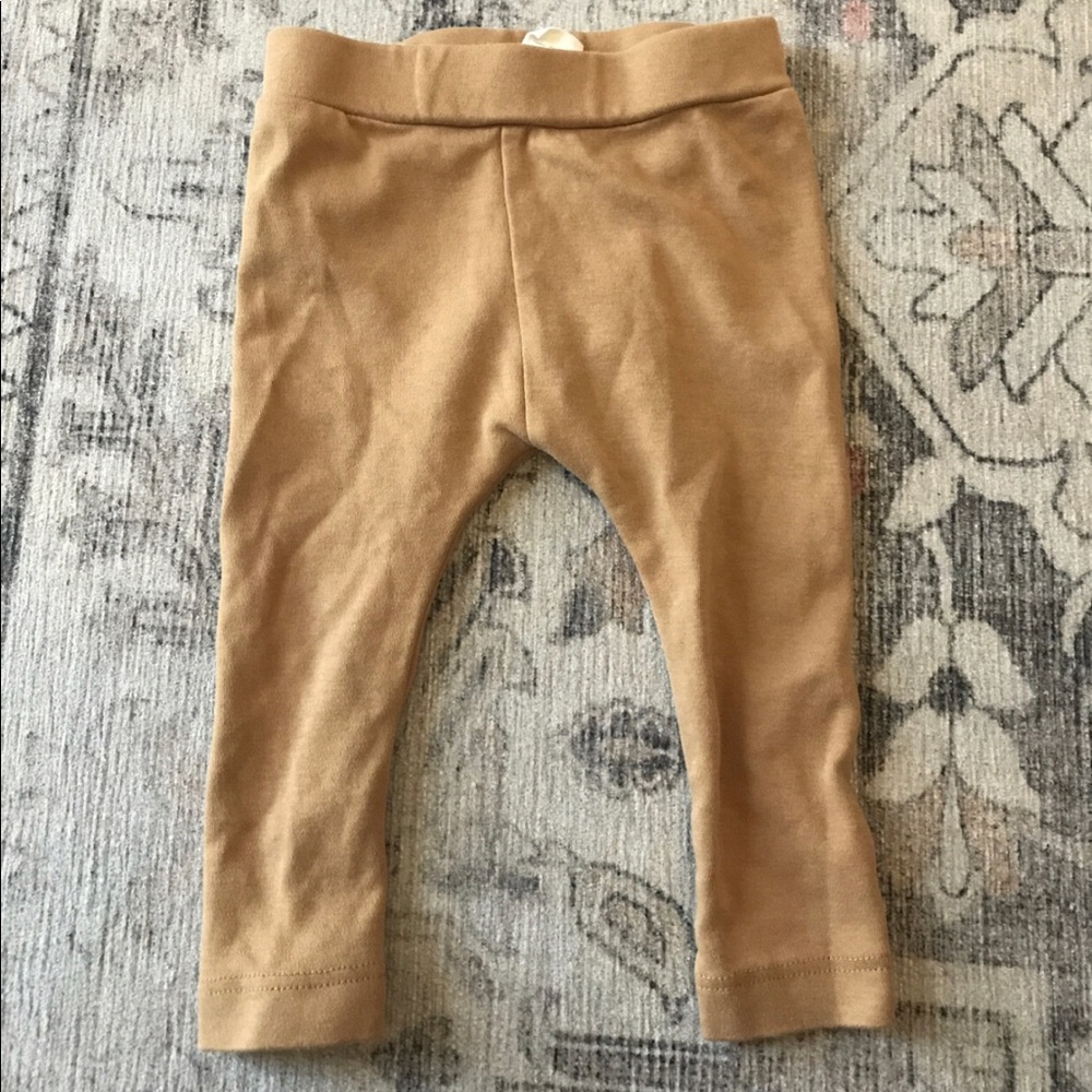 Kate Quinn leggings